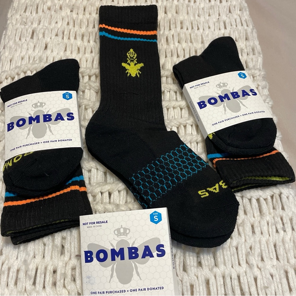 COPY - Bombas Calf Crew Socks Bee Better Arch Support Black Size Small